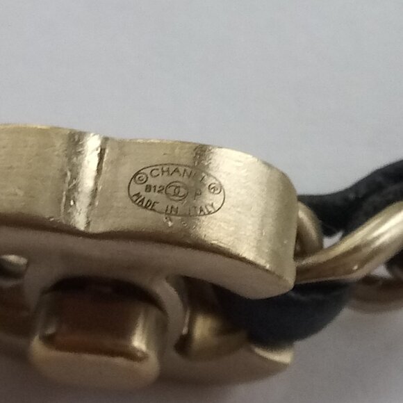 Authentic CHANEL Bracelet Black Leather Gold Plated Chain Link Turnlock CC Logo - Picture 2 of 7